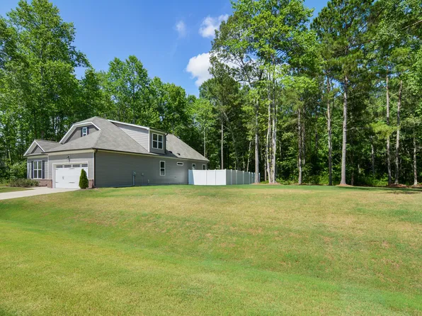 720 Whistle Post Dr, Selma, NC 27576