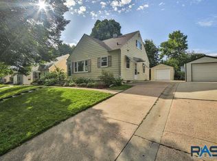 1505 E 25th St, Sioux Falls, SD 57105