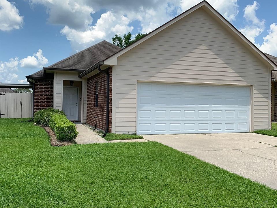 1st image of 41028 Villa Ct N