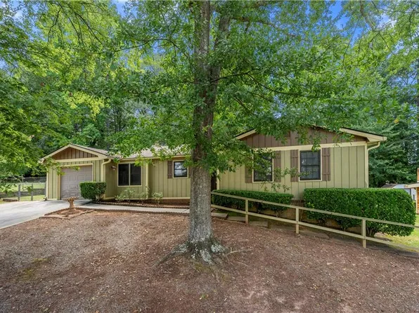 6873 Browns Mill Lake Rd, Lithonia, GA 30038