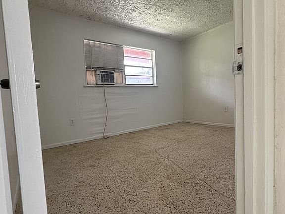 4th image of 414 Avenue F #3