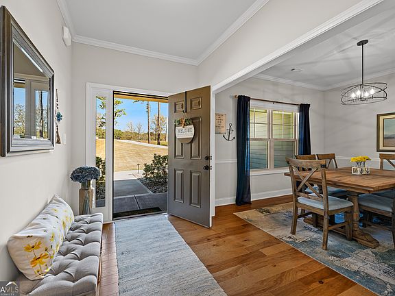 2nd image of 723 Sid Hunter Rd