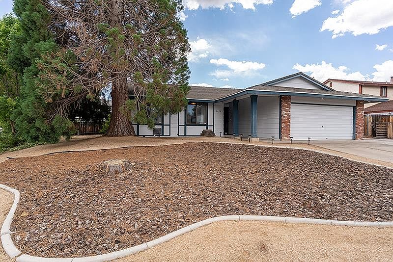 1st image of 2498 Hermosa Dr