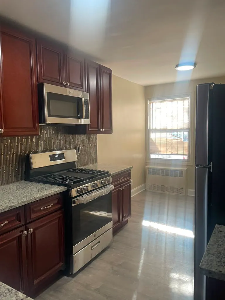1 bed, $2,100 — Photo 3