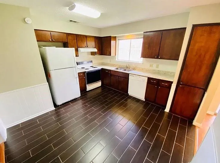 12317 Willow Wild Dr #B — Photo 6