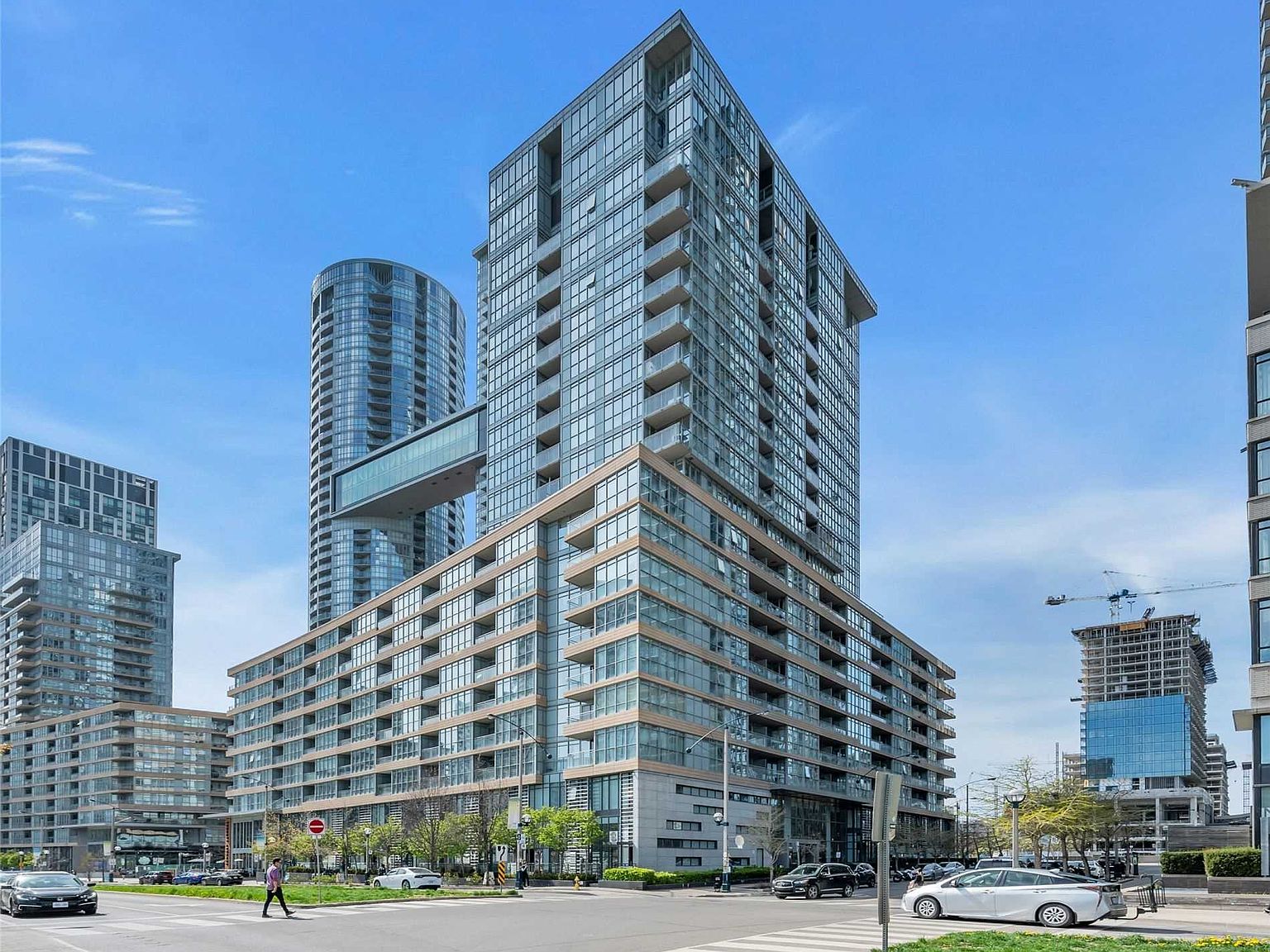 10 Capreol Ct 712, Toronto, ON M5V 4B3 Zillow