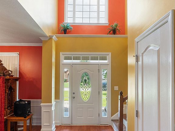 5th image of 221 Hathersage Dr