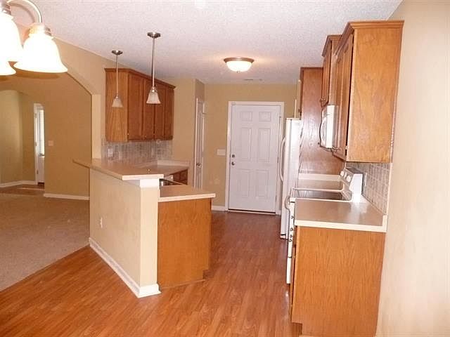 2nd image of 130 Saint Augustine Dr