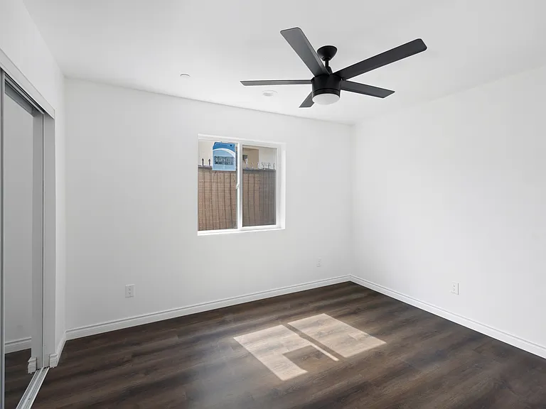 1138 W 94th St — Photo 5