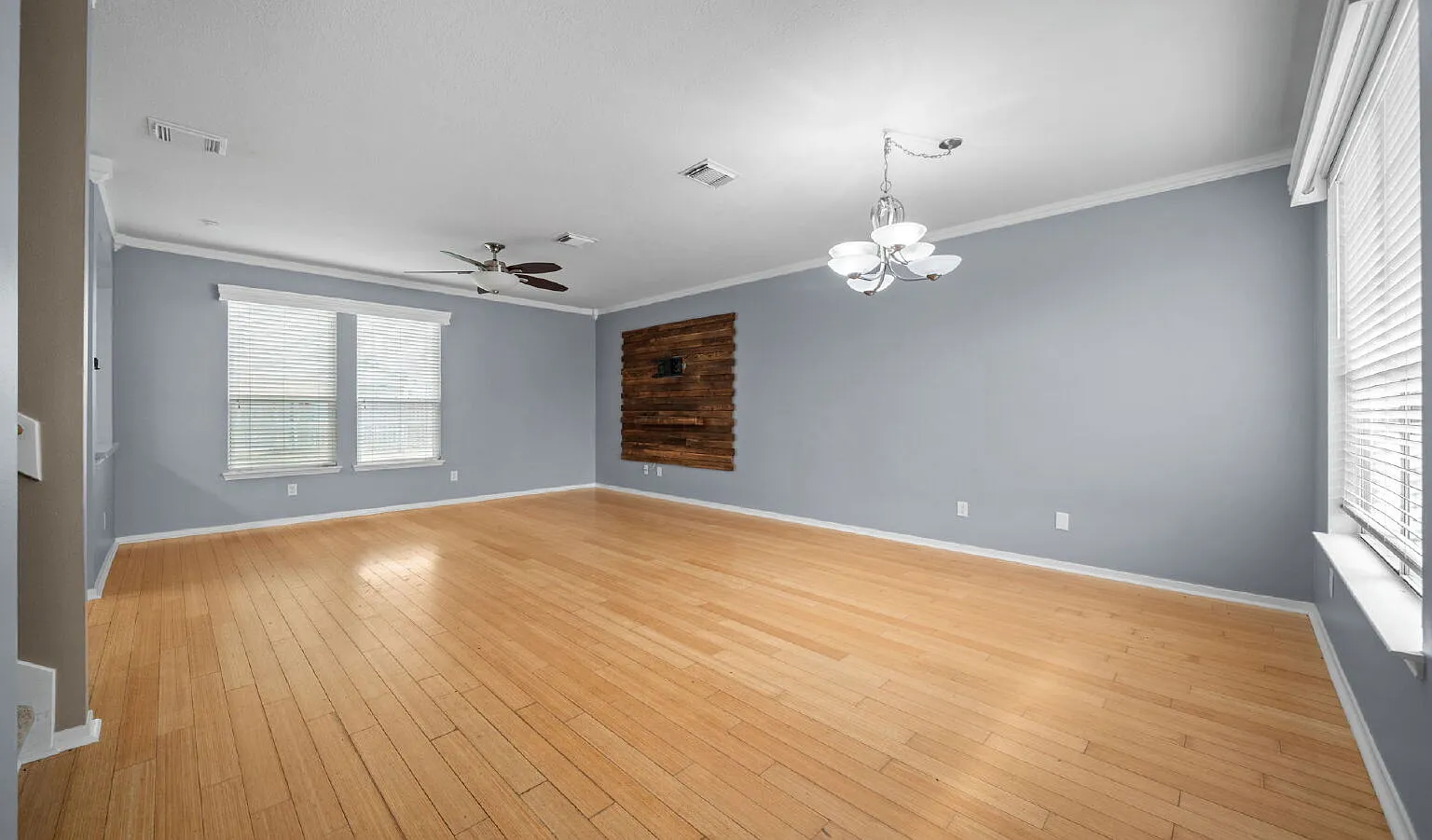 3 bed, 2.5 bath, 2064 sqft, $2,250 — Photo 3