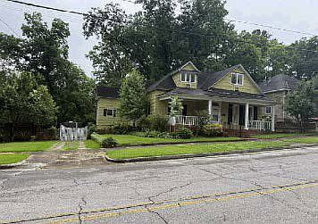 1st image of 806 Randall St