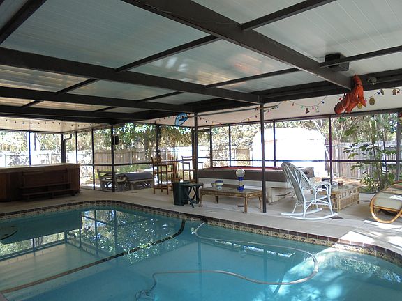 Pool & Spa