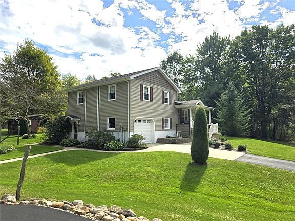 4th image of 9001 Barney Rd