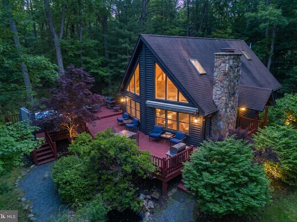 1st image of 208 Cliff Dr