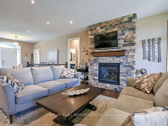 4th image of 2 Roy Hickling Dr