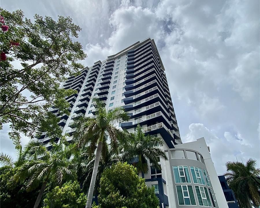 1st image of 275 NE 18th St APT 1605
