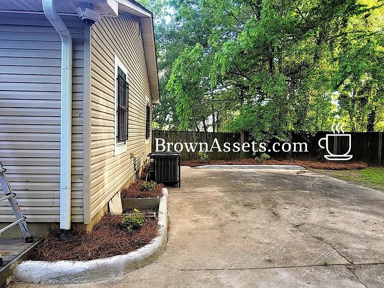 2722 B M Montgomery St — Photo 27