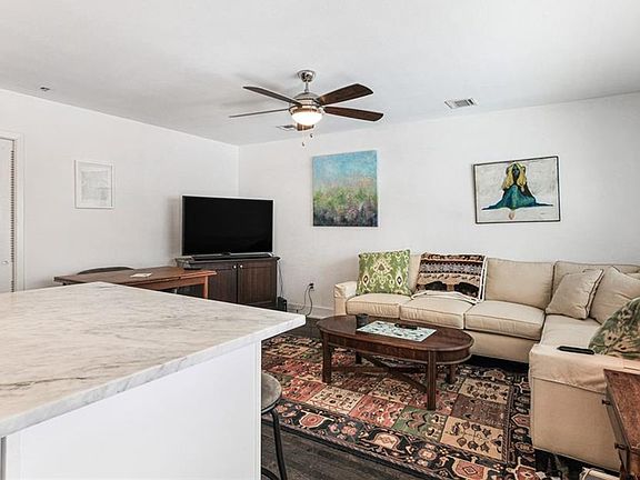 3rd image of 2833 Saint Charles Ave APT 1