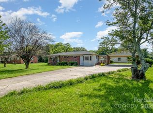 319 Glenhaven Dr, Charlotte, NC 28214