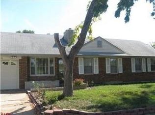 6980 Mackenzie Rd, Saint Louis, MO 63123