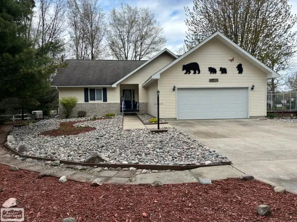 6651 Tamarack Trl, Lake, MI 48632