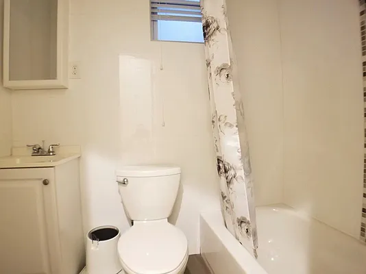 Rented by Rentall Group Inc | media 2