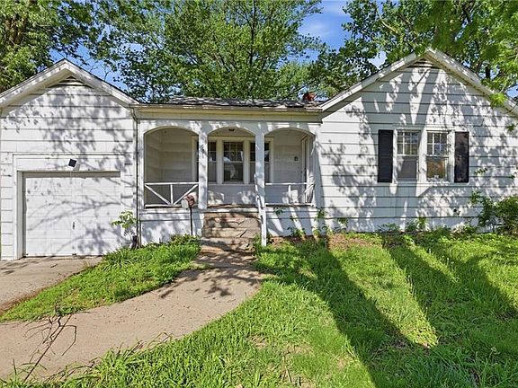 2nd image of 1506 S Hedges Ave