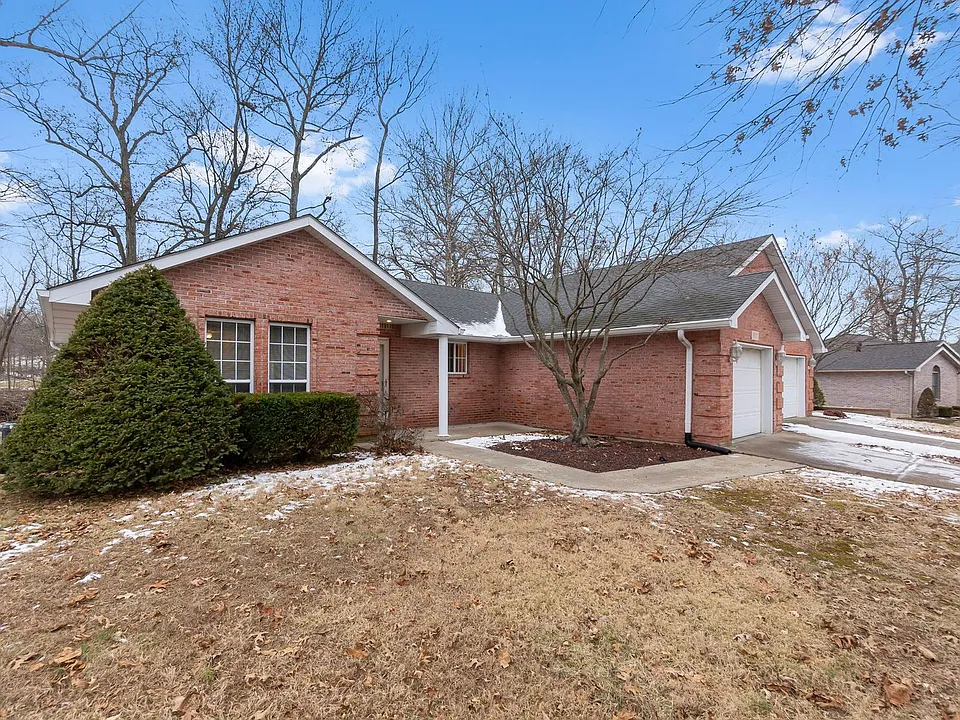 911 Stonebridge Dr