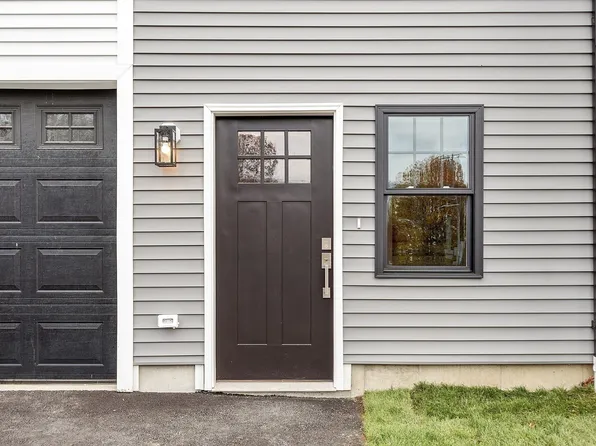 10 Windsor St #1, Worcester, MA 01605