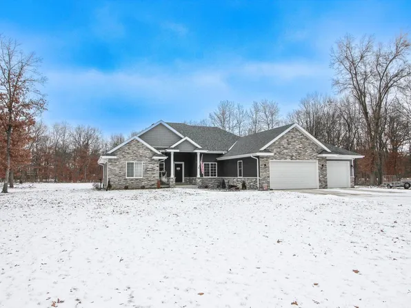 3054 Peacock Ln, Wheatfield, IN 46392