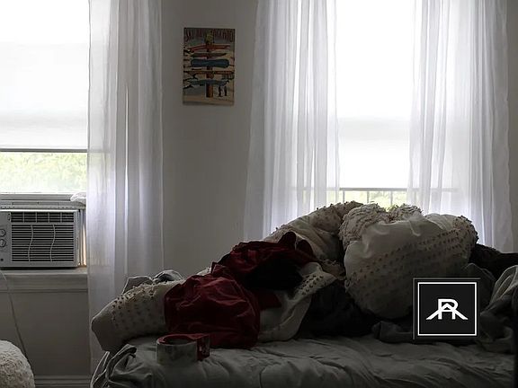 5th image of 74 Strathmore Rd #11B