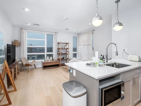 1650 Commonwealth Ave Unit 402, Brighton, MA 02135