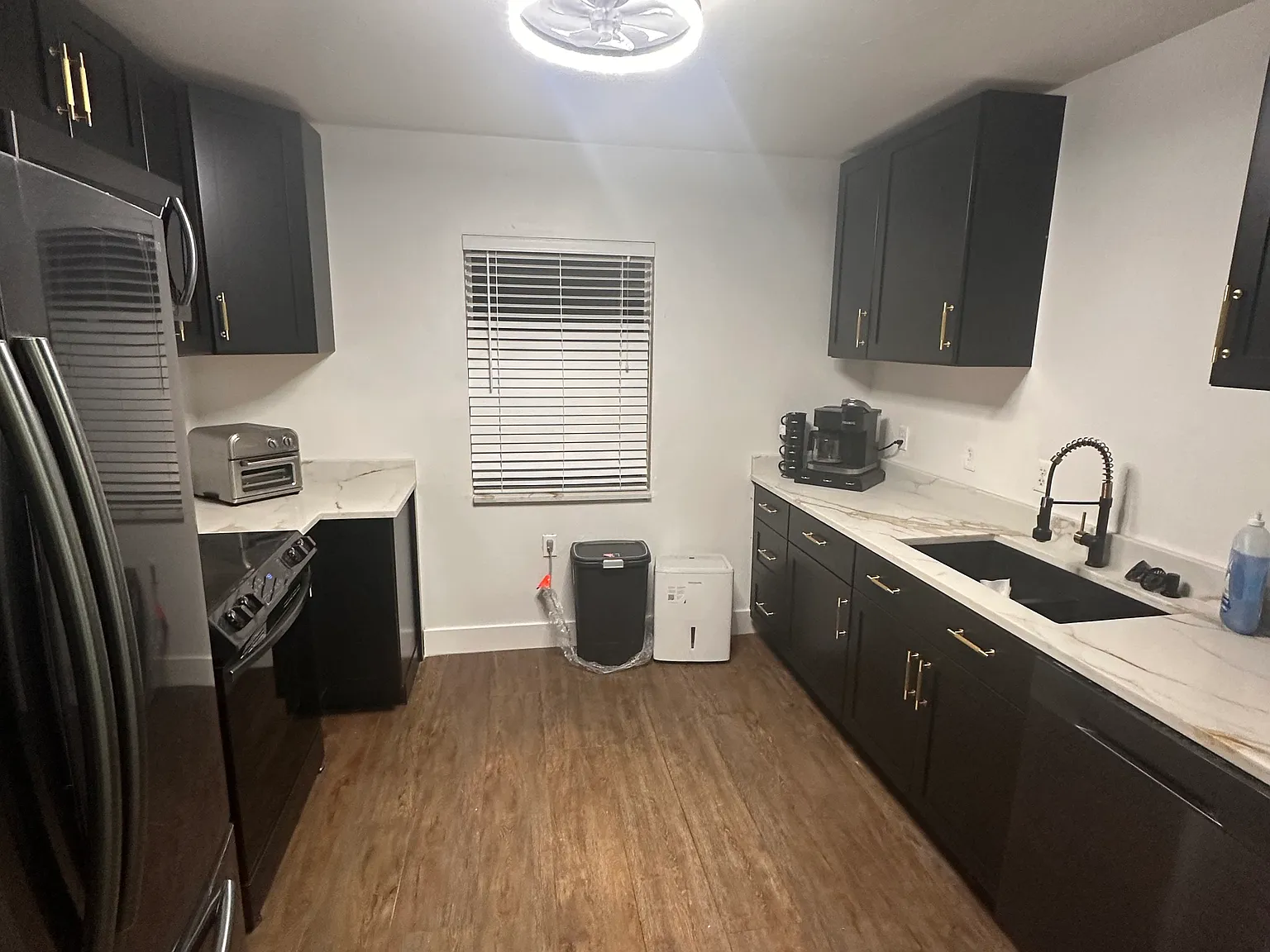 2112 Mark Ave — Photo 3