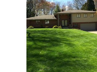 380 Overbrook Dr, Canfield, OH 44406