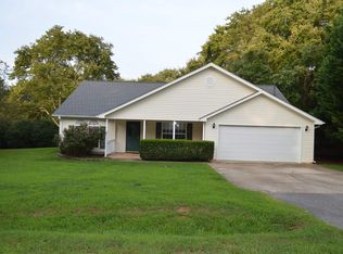8 Old Rutherford Rd, Greer, SC 29651