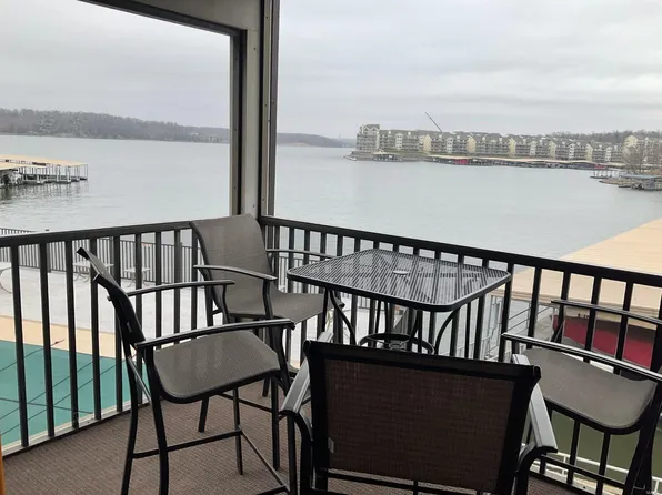 1542 Harbor Pt, Osage Beach, MO 65065
