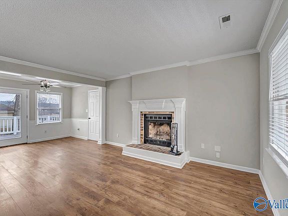 4th image of 713 Captiva Ct SE
