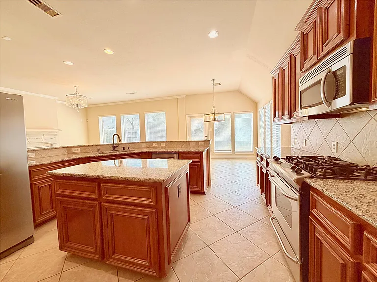 22015 Rustic Canyon Ln — Photo 12