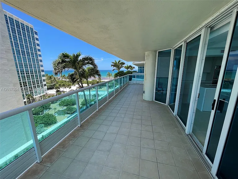5025 Collins Ave #601 — Photo 30