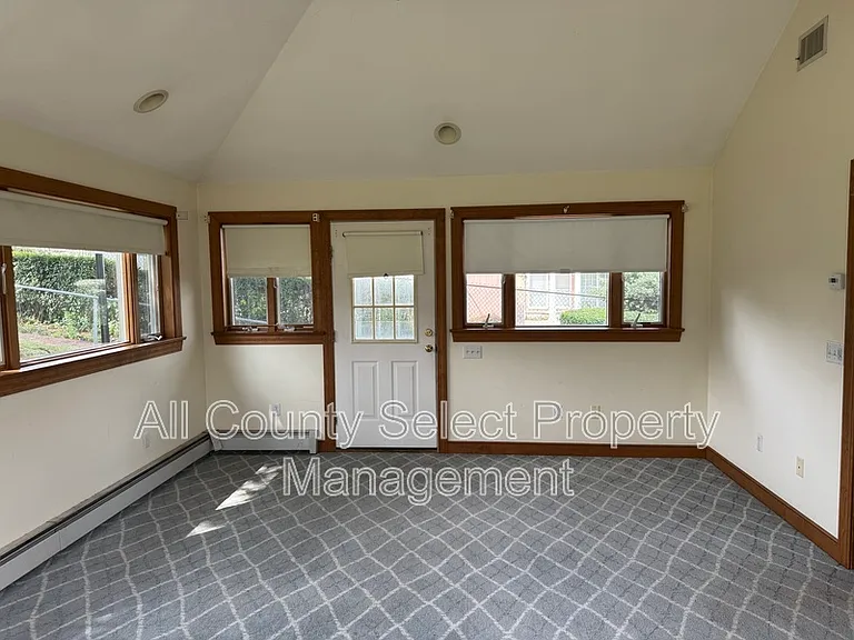 12 Wilson Ave — Photo 13