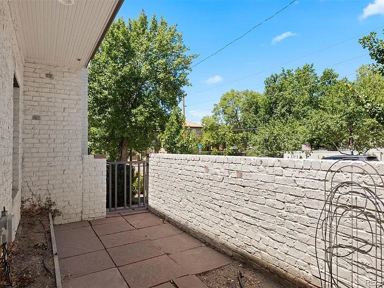 290 Madison St — Photo 45