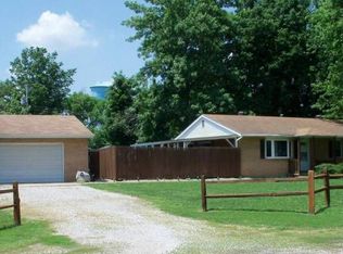 215 Eastern Ave, De Land, IL 61839