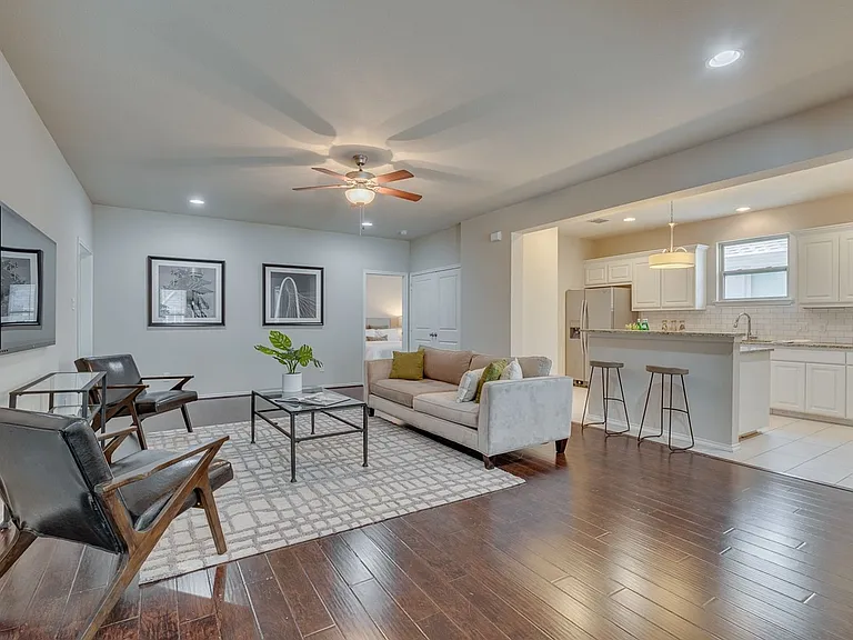2713 McCart — Photo 34