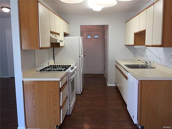 4th image of 100 Hillside Dr APT A14