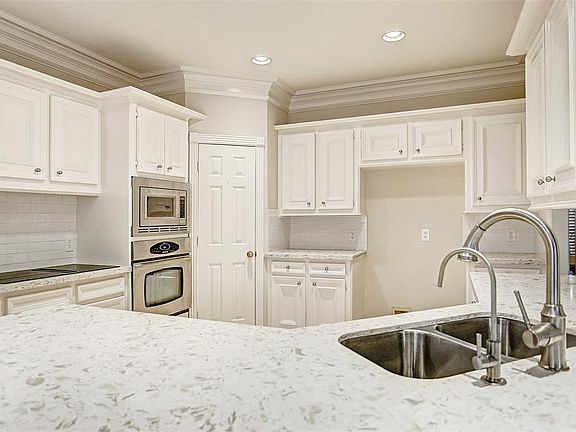 5th image of 1730 Forestlake Dr