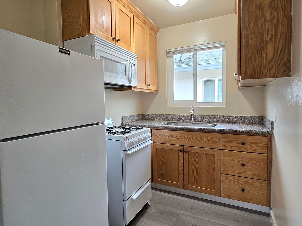 1st image of 623 Buckeye St