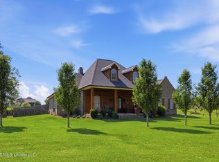170 Browning Dr, Flora, MS 39071