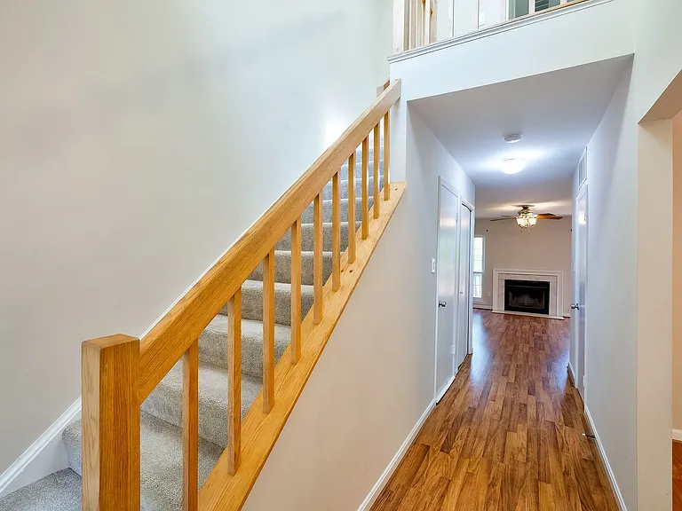 16 Casino Ct — Photo 3