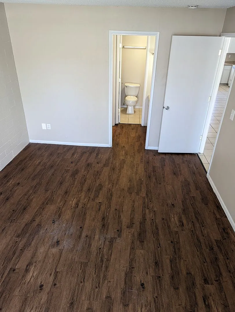 Villa Del Rey Apartment Homes — Photo 3