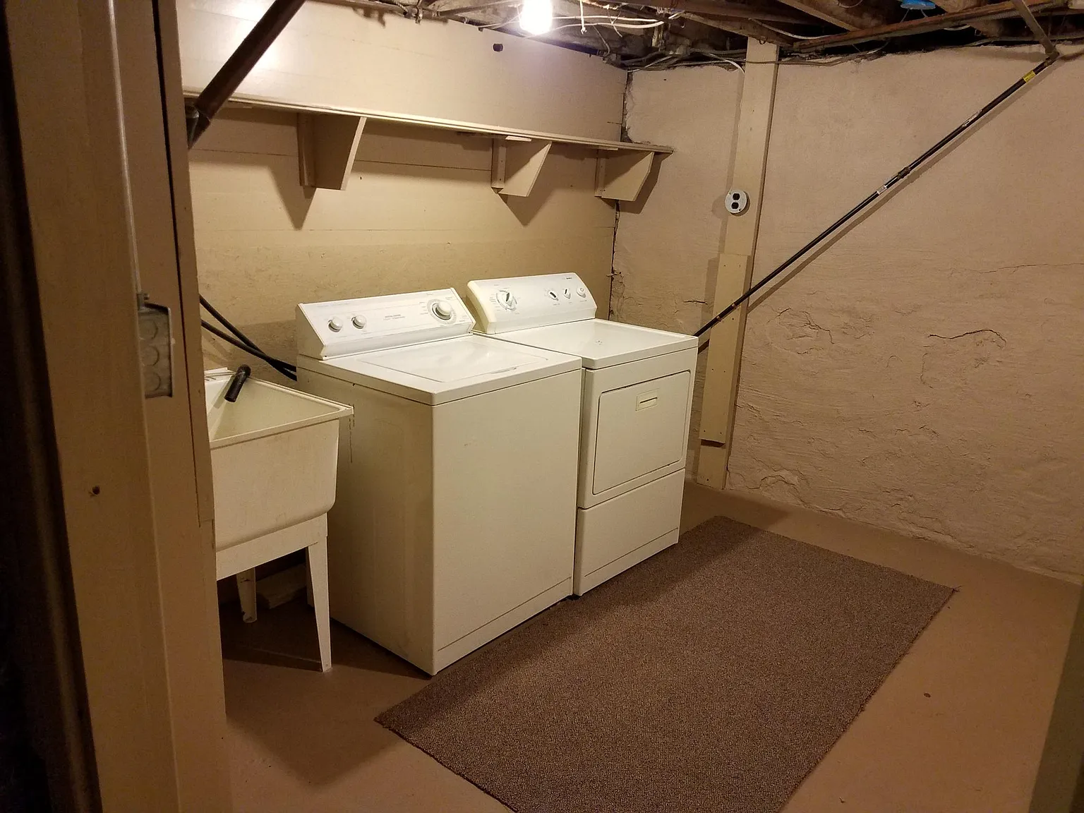 2 bed, 1100 sqft, $1,400 — Photo 4